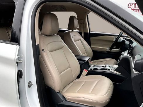 Used 2023 Ford Explorer XLT w/ Equipment Group 202A image 27