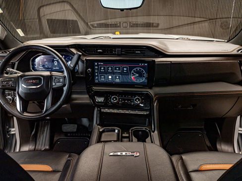 Used 2025 GMC Sierra 2500 AT4 w/ AT4 Premium Plus Package image 19