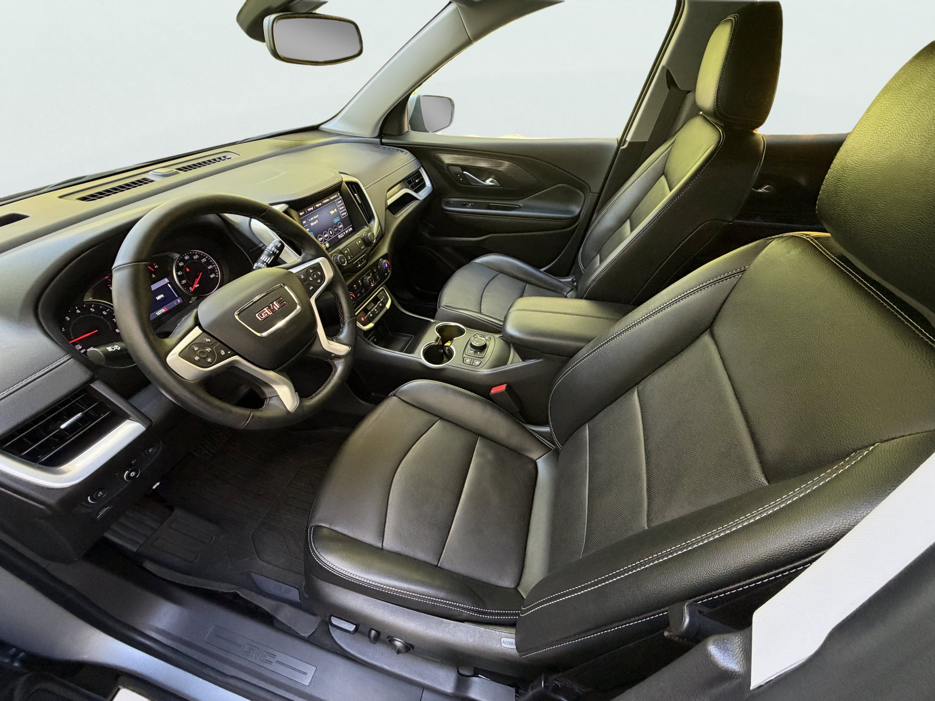 Used 2024 GMC Terrain SLT w/ LPO, Floor Liner Package AWD/4WD image 18