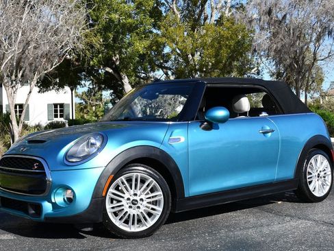 Used 2017 MINI Cooper S image 26