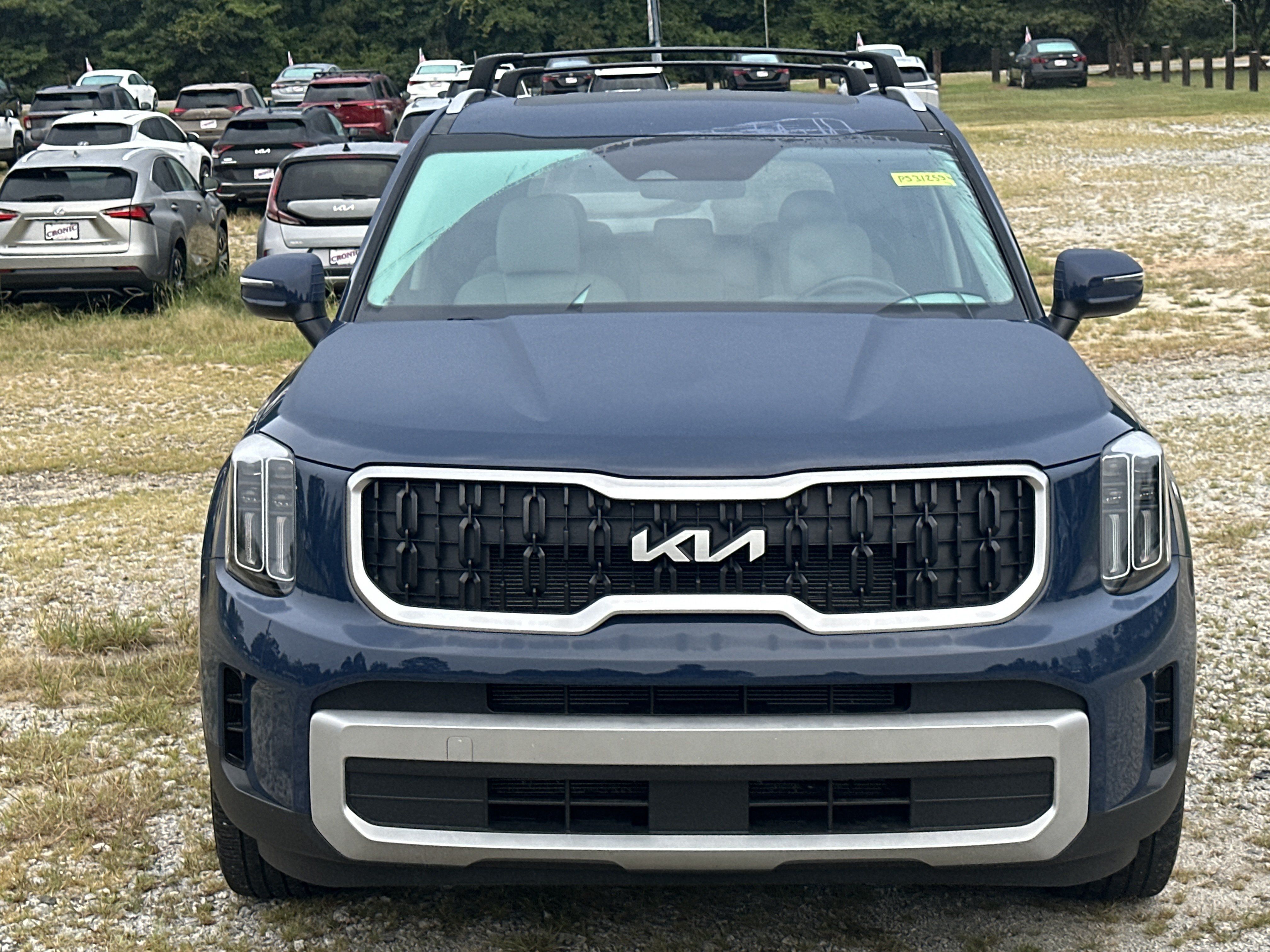 Used 2024 Kia Telluride EX FWD image 2