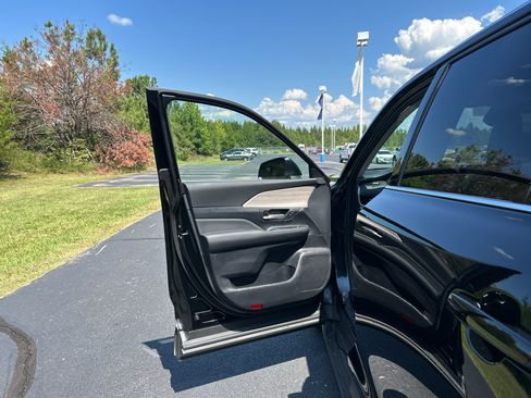 Used 2026 Toyota Grand Highlander AWD Hybrid image 20