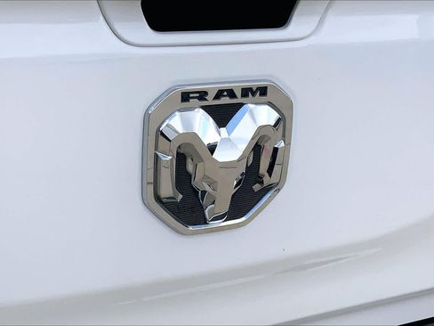 Used 2019 RAM 1500 Big Horn AWD/4WD image 30