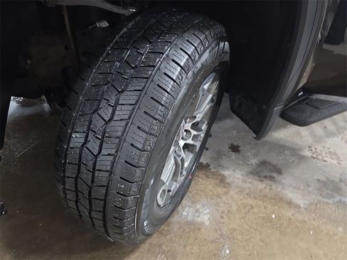 Certified 2025 GMC Sierra 1500 SLT image 35