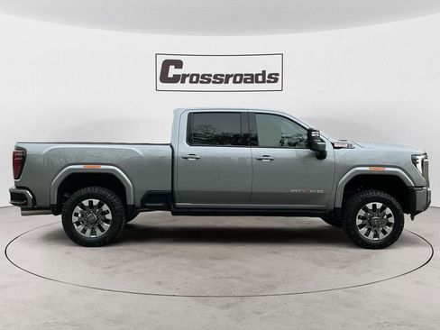 Used 2025 GMC Sierra 2500 AT4 w/ AT4 Premium Plus Package image 6