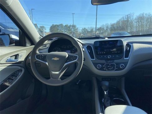 Used 2022 Chevrolet Malibu LS w/ Driver Confidence Package II image 10