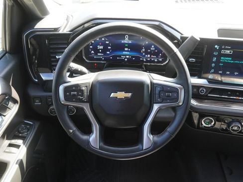 Used 2024 Chevrolet Silverado 1500 LT AWD/4WD image 16