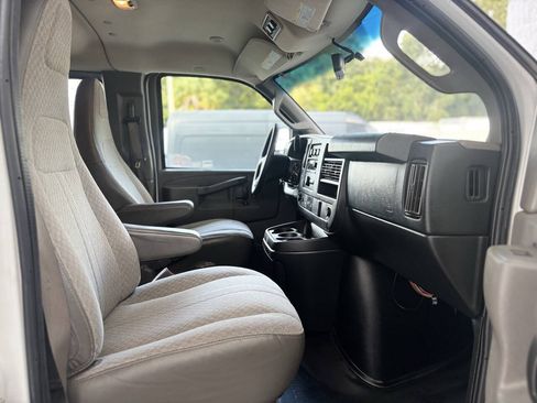 Used 2018 GMC Savana 3500 LT w/ LT Preferred Equipment Group RWD image 25