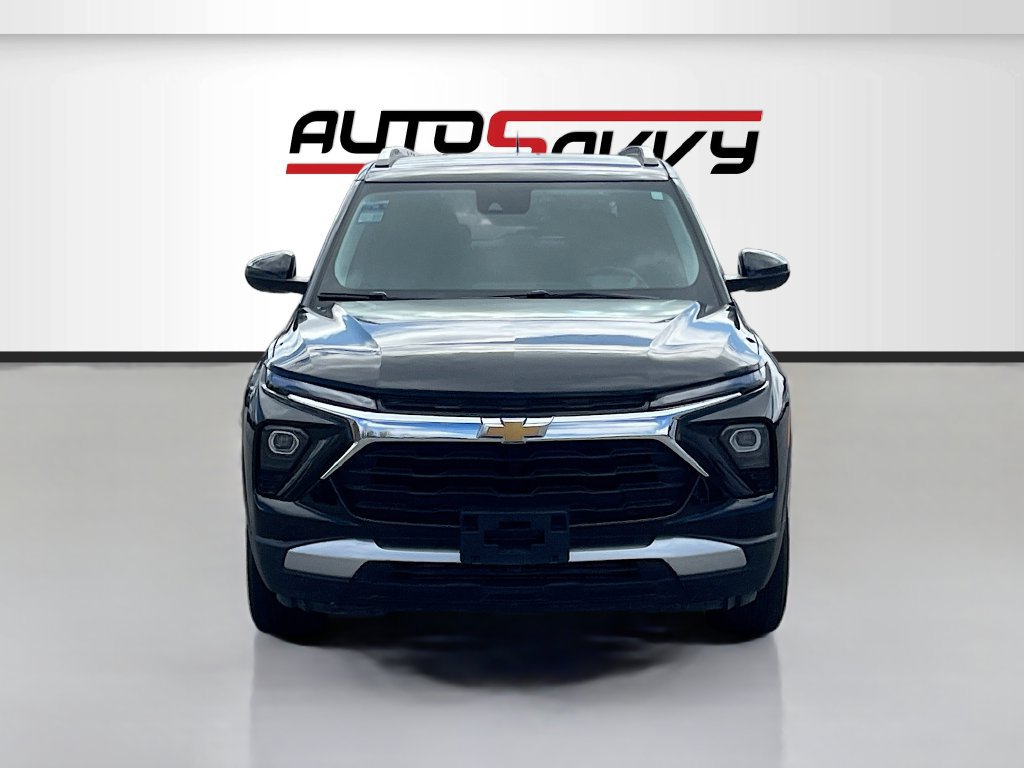 Used 2024 Chevrolet TrailBlazer LT w/ Convenience Package AWD/4WD image 2