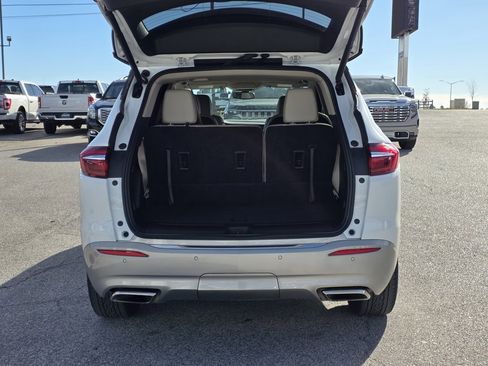 Used 2021 Buick Enclave Essence image 7