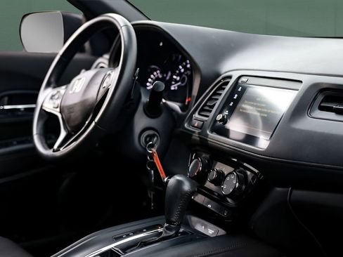 Used 2021 Honda HR-V Sport image 22