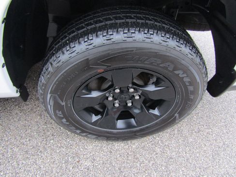 Used 2025 RAM 1500 Tradesman w/ Night Edition AWD/4WD image 10