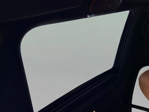 Used 2026 BMW 330i Sedan w/ Premium Package image 28