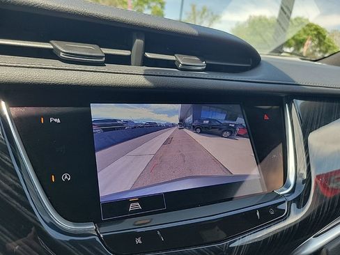 Used 2025 Cadillac XT6 Premium Luxury FWD image 30