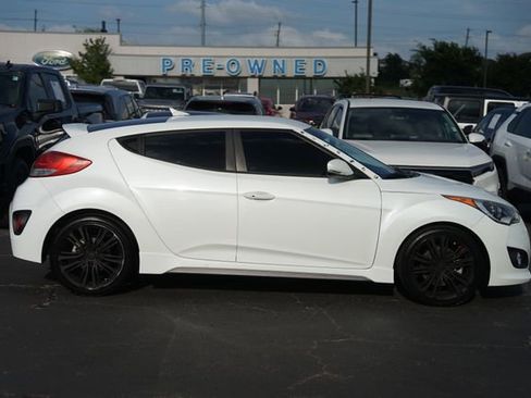 Used 2016 Hyundai Veloster Turbo FWD image 5