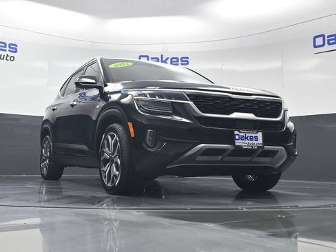 Certified 2022 Kia Seltos SX w/ Sunroof Package AWD/4WD image 42