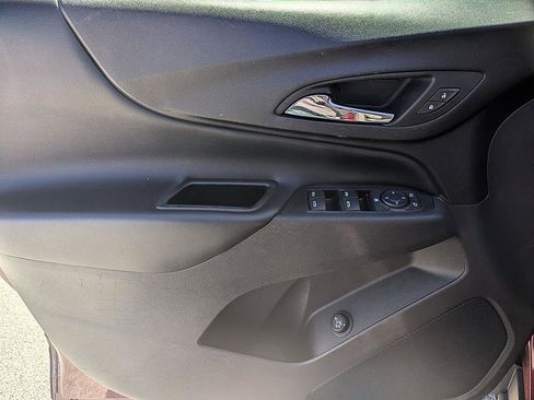 Used 2020 Chevrolet Equinox LT image 14