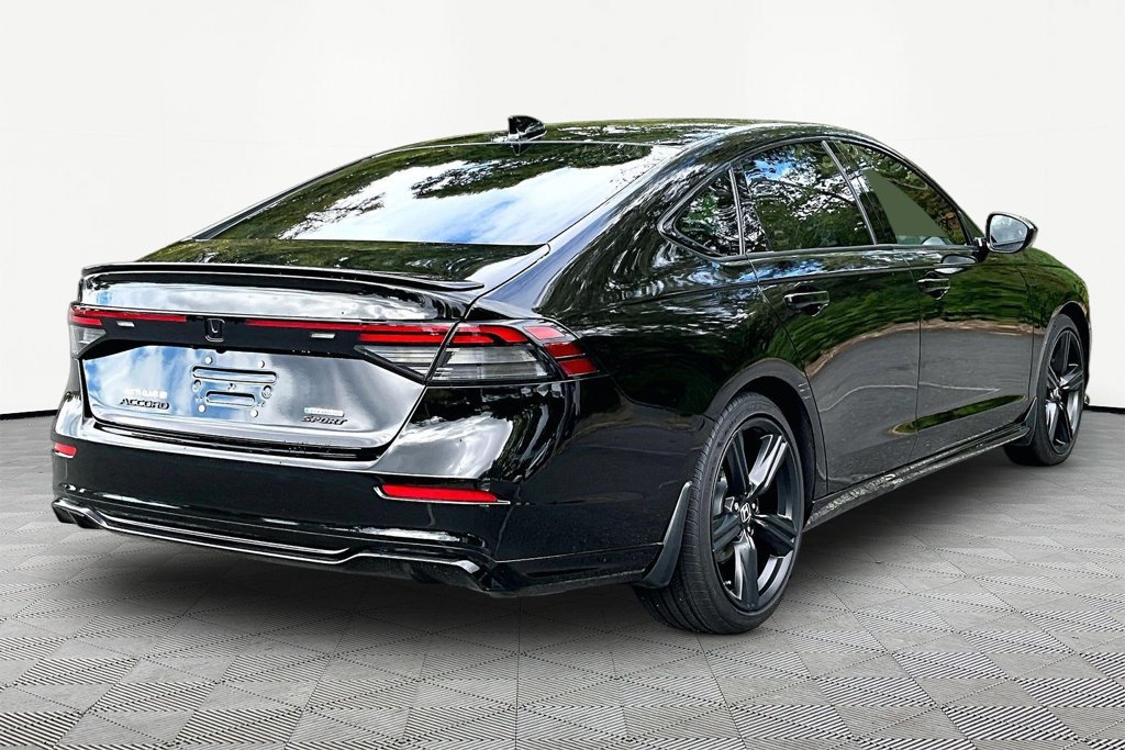 Used 2024 Honda Accord Sport image 6