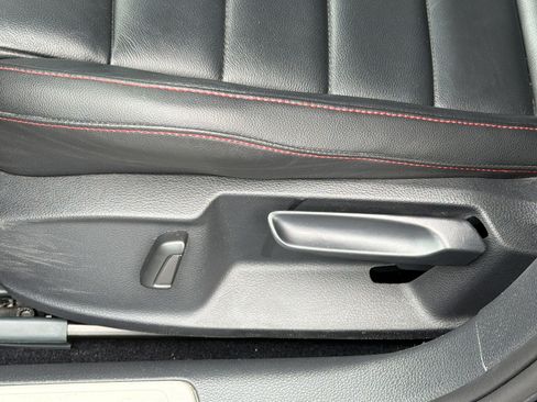Used 2018 Volkswagen GTI SE w/ SE Leather Package FWD image 15