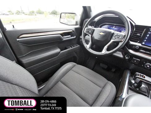 Used 2025 Chevrolet Silverado 1500 LT w/ LPO, Dark Essentials Package RWD image 9