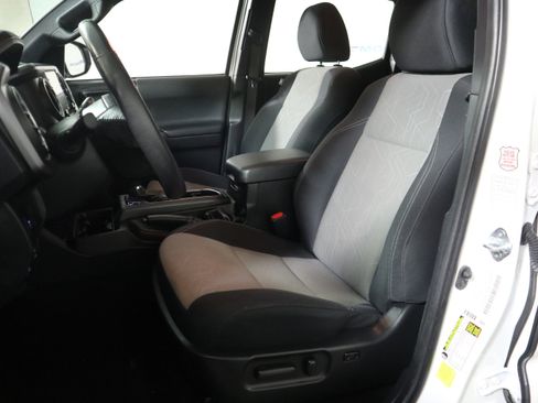 Used 2023 Toyota Tacoma TRD Off-Road image 22