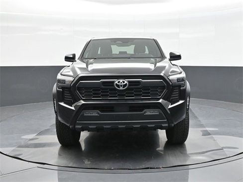 Used 2024 Toyota Tacoma TRD Off-Road image 30