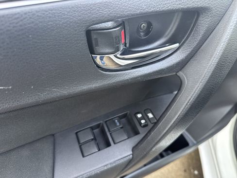 Used 2019 Toyota Corolla LE image 7