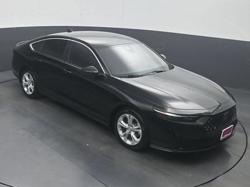 Used 2024 Honda Accord LX image 19