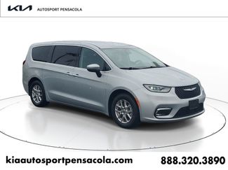 Used 2023 Chrysler Pacifica Touring-L FWD video 1