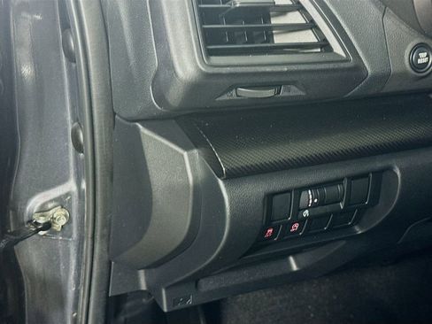 Used 2021 Subaru Crosstrek 2.0i Premium image 10