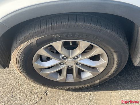 Used 2019 Hyundai Santa Fe SEL FWD image 8