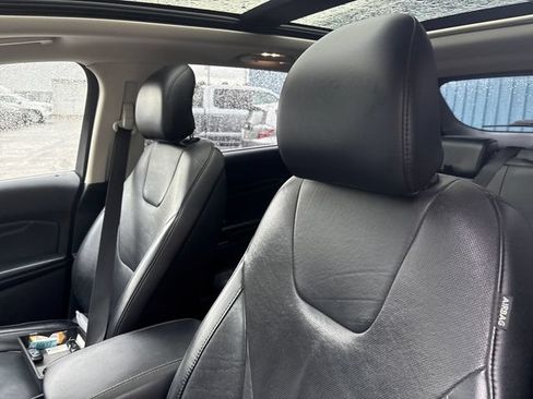Used 2017 Ford Edge Titanium w/ Equipment Group 301A AWD/4WD image 9