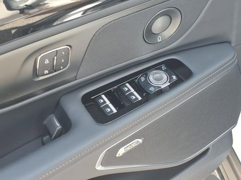 New 2026 Lincoln Nautilus Premier w/ Equipment Group 102A AWD/4WD image 17