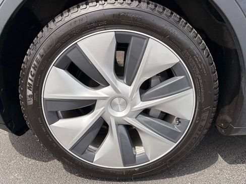 Used 2021 Tesla Model Y Long Range AWD/4WD image 21