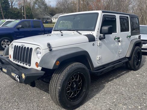Used 2012 Jeep Wrangler Unlimited Sport image 15