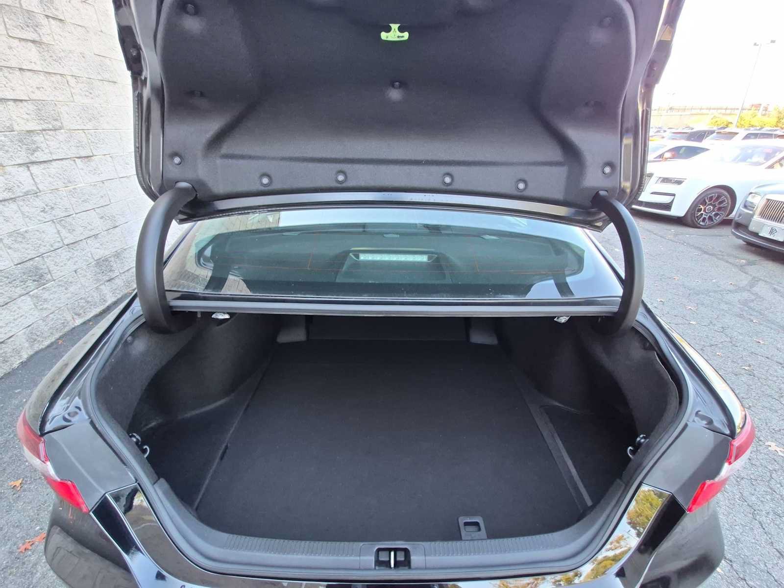 Used 2021 Toyota Camry LE FWD image 33