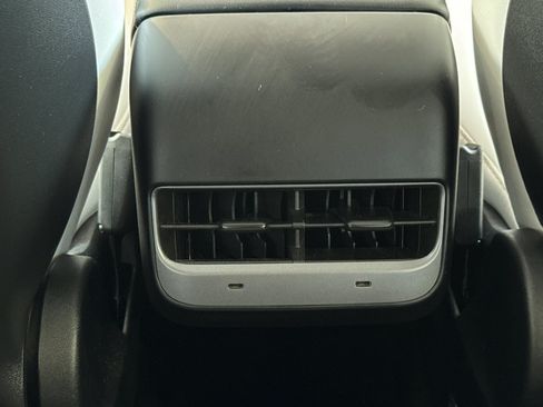 Used 2022 Tesla Model Y Performance AWD/4WD image 16