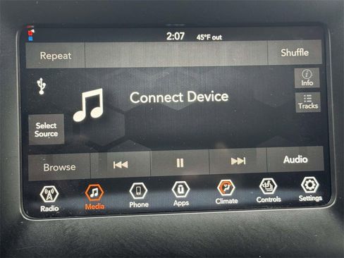 Used 2019 Jeep Cherokee Latitude Plus image 24