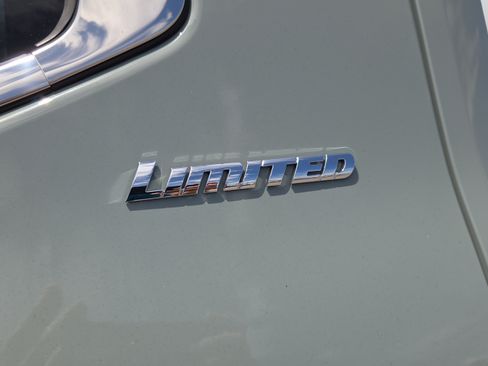 Certified 2025 Toyota Tundra Limited AWD/4WD image 32