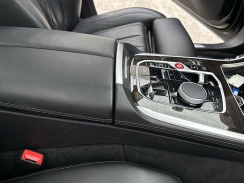 Used 2023 BMW X7 xDrive40i image 37