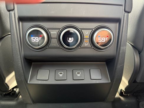 Used 2023 Land Rover Defender 110 X-Dynamic SE AWD/4WD image 30
