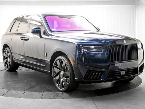 Used 2025 Rolls-Royce Cullinan AWD/4WD image 9
