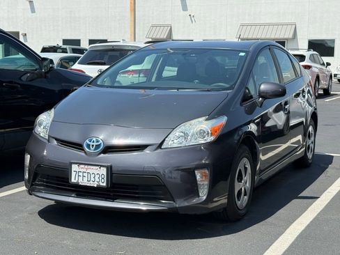 Used 2014 Toyota Prius Two FWD image 2