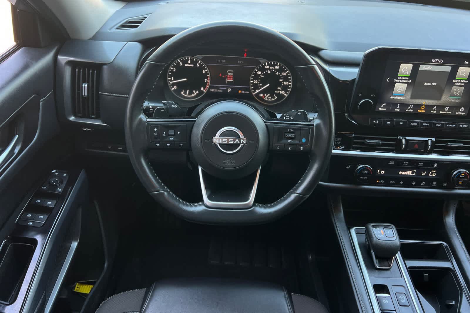 Used 2025 Nissan Pathfinder SL FWD image 16
