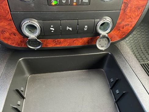 Used 2014 Chevrolet Suburban LT AWD/4WD image 20