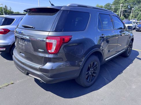 Used 2018 Ford Explorer XLT w/ Equipment Group 201A AWD/4WD image 4