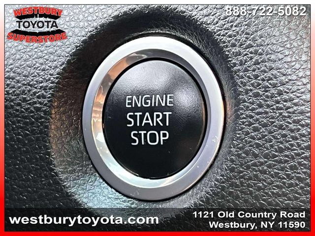 Used 2024 Toyota Corolla SE w/ SE Premium Package FWD image 32