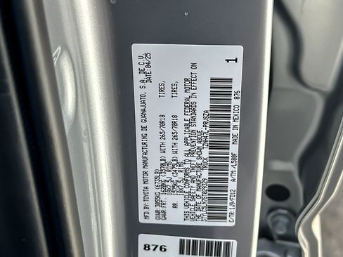 Certified 2025 Toyota Tacoma TRD Off-Road AWD/4WD image 26