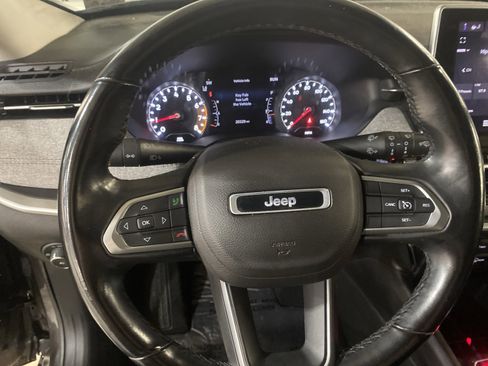 Used 2022 Jeep Compass Latitude w/ Sun and Sound Group image 18