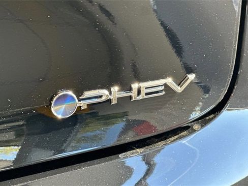 Used 2025 Toyota Prius Plug-In Hybrid image 7